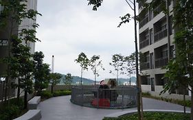 Camelia Youth City Nilai Studio Residence 5Pax